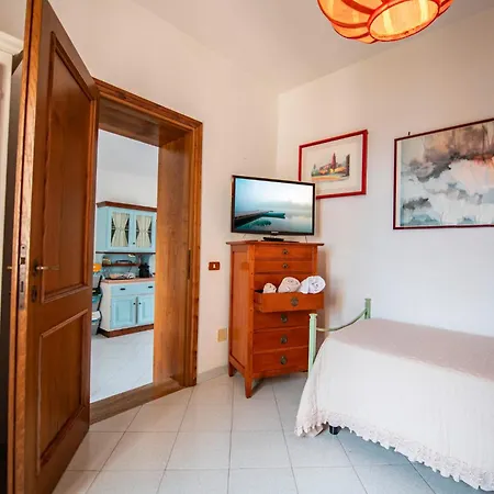 Bellavista Free Parking Center * سان جيمينيانو